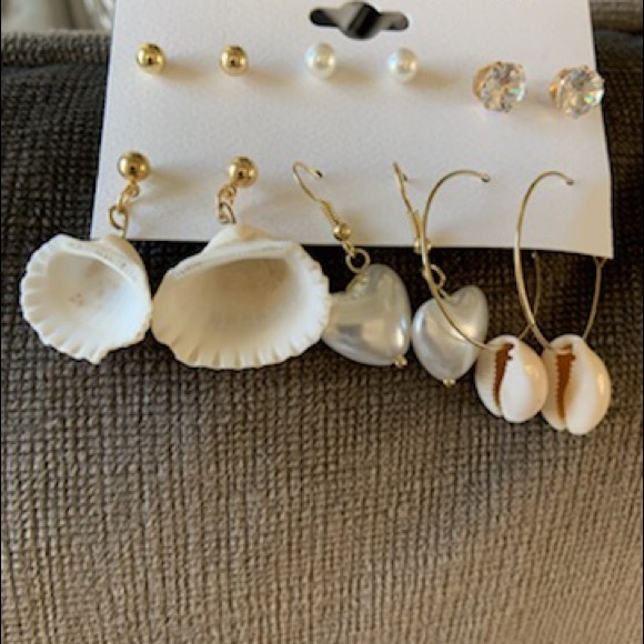 Earrings - Picture 3 of 4